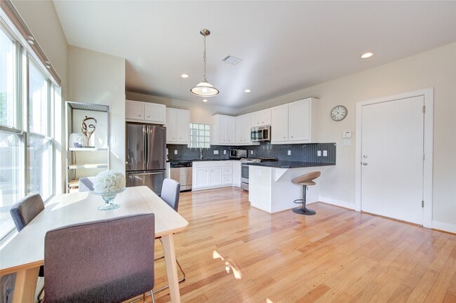 Building Photo - 3707 Main Poplar Dr