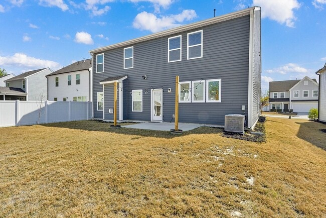 Building Photo - 1400 Addison Lk St