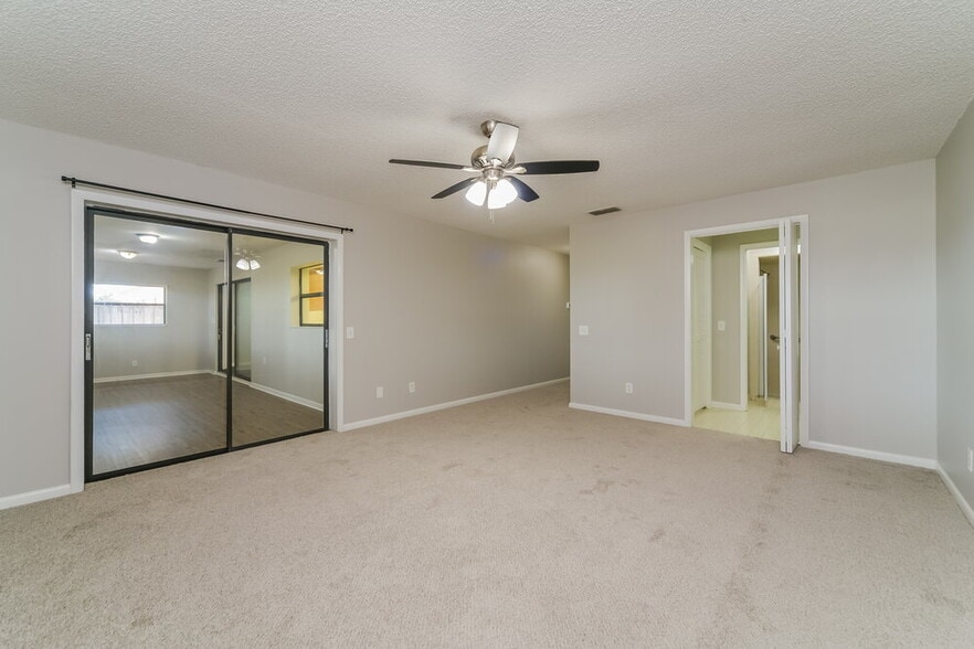 Building Photo - 104 Lake Daisy Terrace