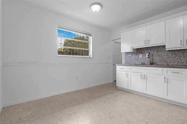 Building Photo - 3269 SW 23rd St