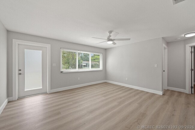 Building Photo - 2071 W Carol Cir