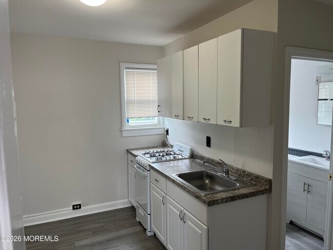 Building Photo - 406 NJ-35