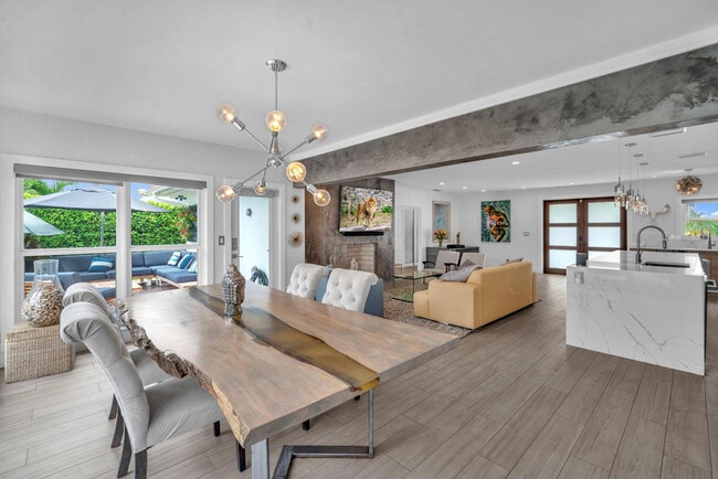 Building Photo - 2212 NE 32nd Ave