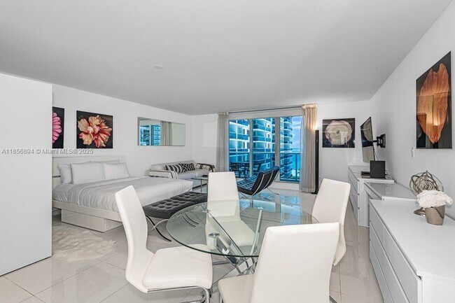 Building Photo - 2301 Collins Ave