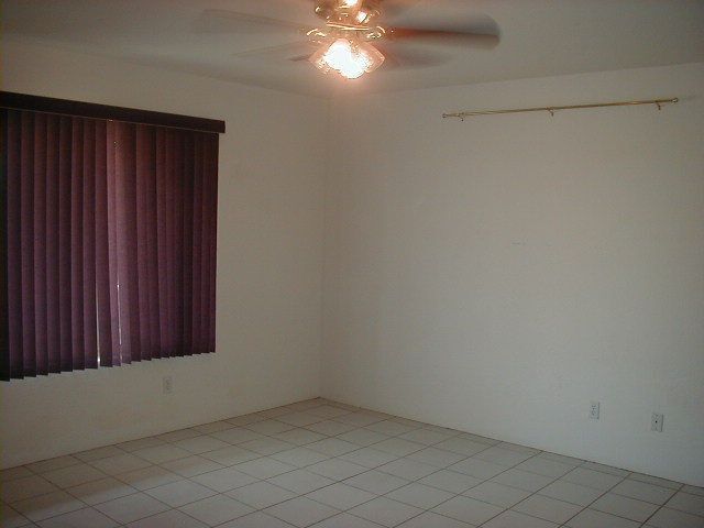 Building Photo - 2440 E calle Bacardi