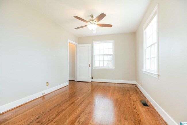 Building Photo - 501 21st Ave S