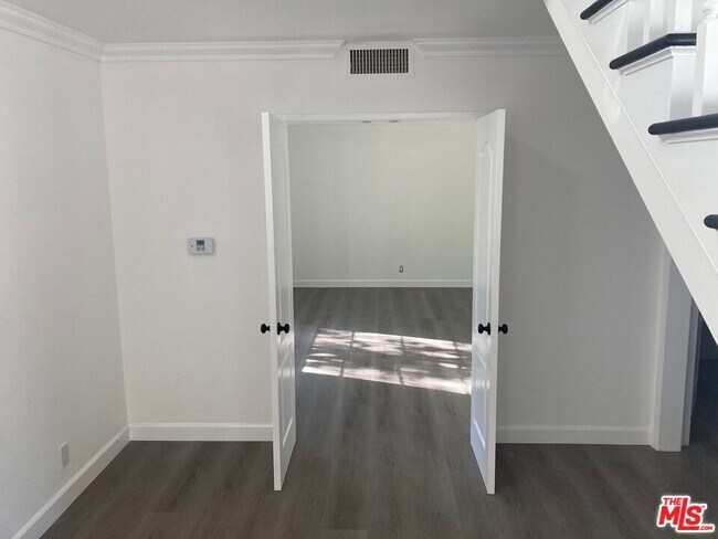 Building Photo - 3654 Green Vista Dr