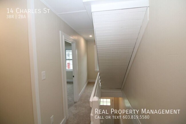 Building Photo - Spacious Large 3-BD apartment located in t...