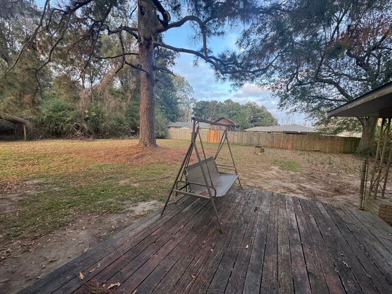 Building Photo - 300 Belle Homme Dr