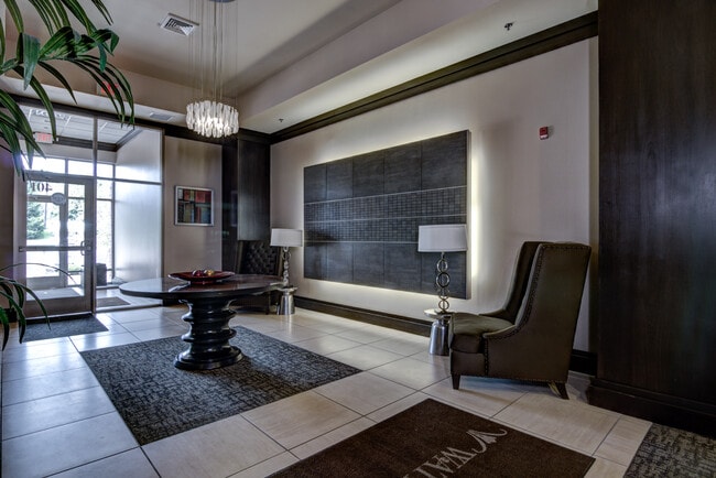 Building Photo - 401 Pinnacle Way