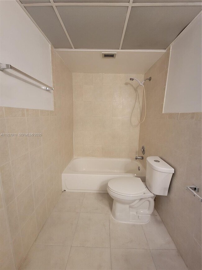 Building Photo - 8290 Lake Dr