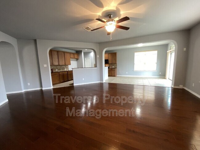 Building Photo - 601 Port Royale Way