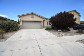 Building Photo - Beautiful Single Story ------3 Bedroom 2 B...
