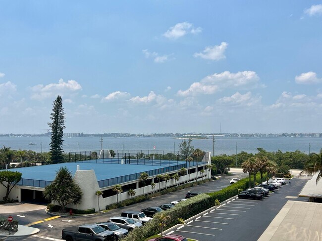 Building Photo - 5440 N Ocean Dr