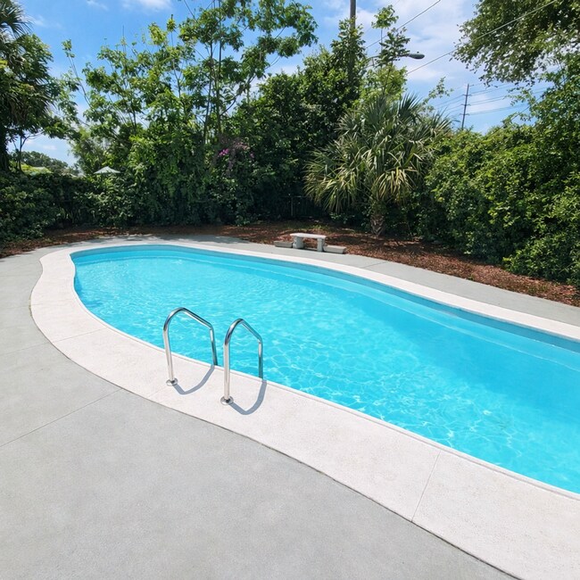 Building Photo - SODO Pool Home in Blankner/Boone school district!