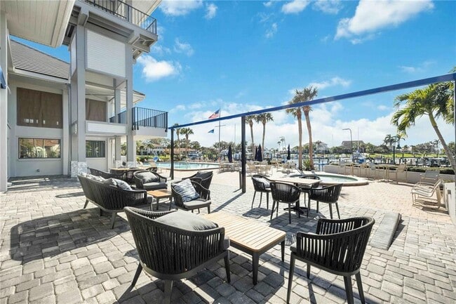 Building Photo - 456 Yacht Harbor Dr