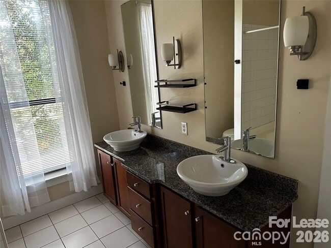 Building Photo - 3435 Spencer St