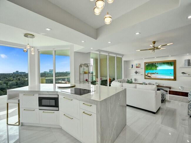 Building Photo - 411 N New River Dr E