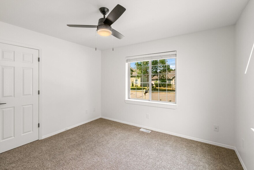 Building Photo - 1397 N River Rock Dr