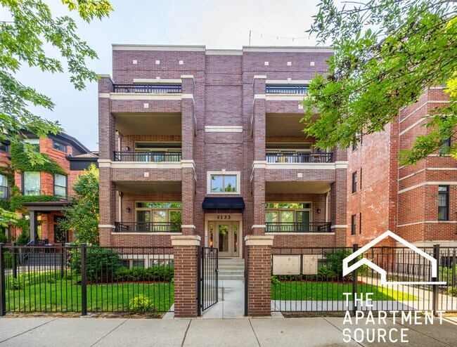 Building Photo - 4133 N Kenmore Ave