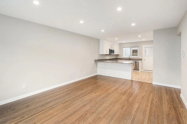 Building Photo - 1260 17th Ave