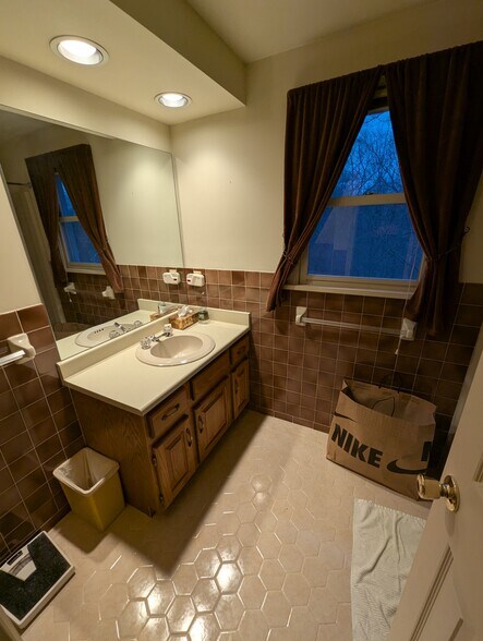 Building Photo - 288 East St