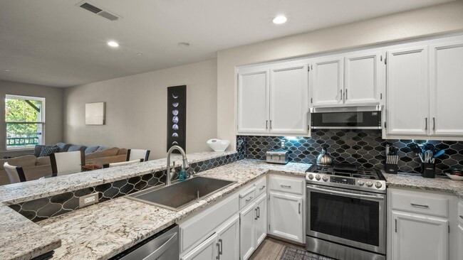 Building Photo - 2862 Pearblossom Dr