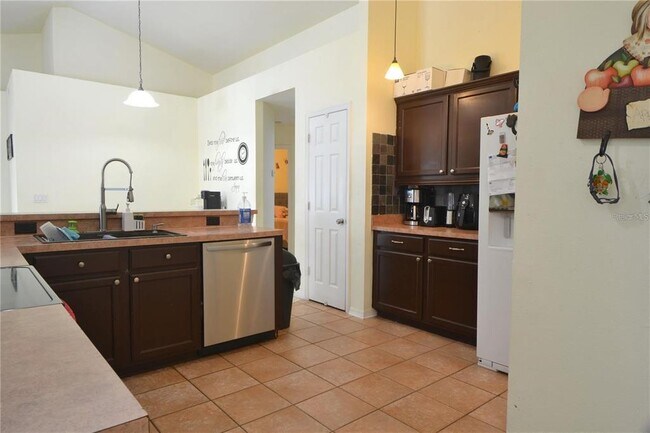 Building Photo - 4924 Hook Hollow Cir
