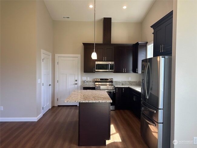 Building Photo - 3155 Sanderling Dr