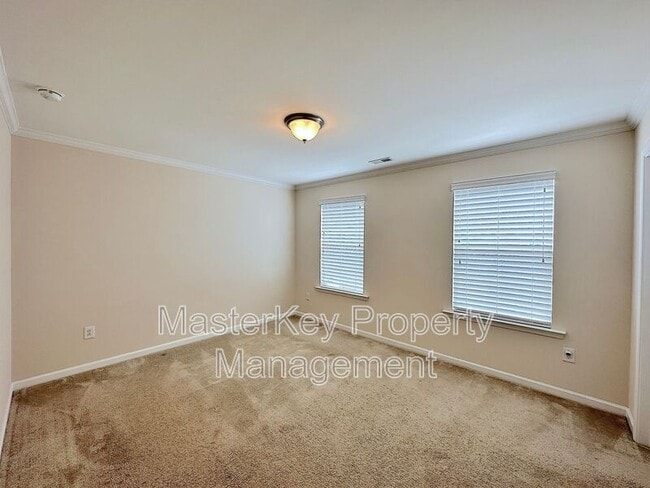 Building Photo - 761 McRae Rd
