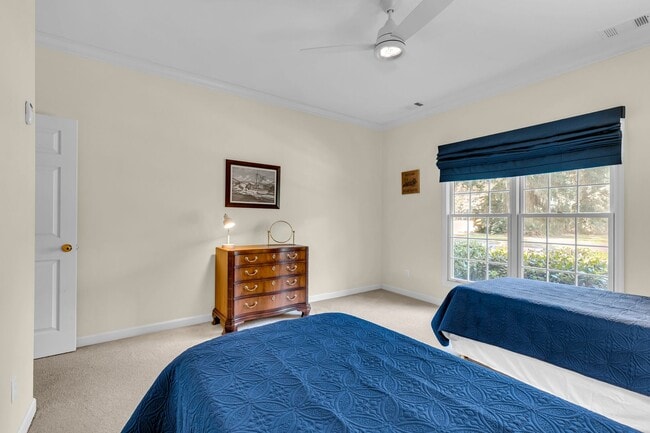 Building Photo - Welcome to the Desirable Landings on Skidaway Island - MIN 6 Month Lease - Fully Furnished