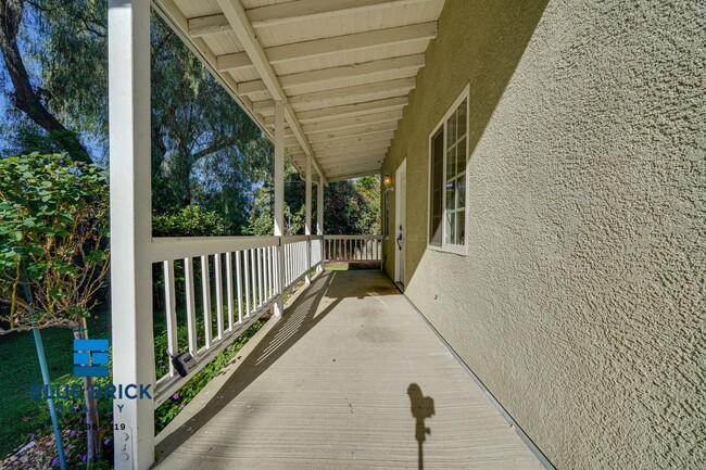 Building Photo - 6182 Yolanda Ave