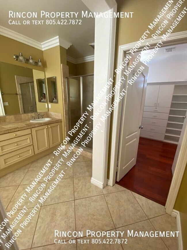 Building Photo - Elegant Long Term Large Home Rental - Load...