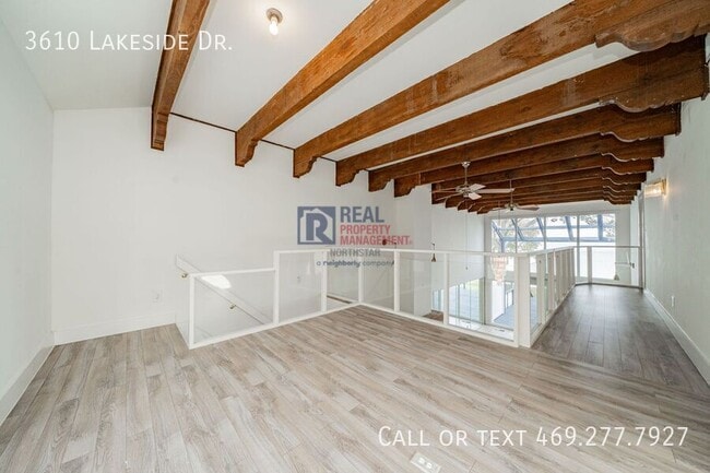 Building Photo - 3610 Lakeside Dr