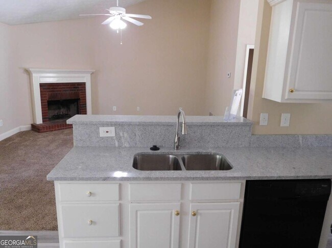 Building Photo - 3202 Keenly Ives Ct NE