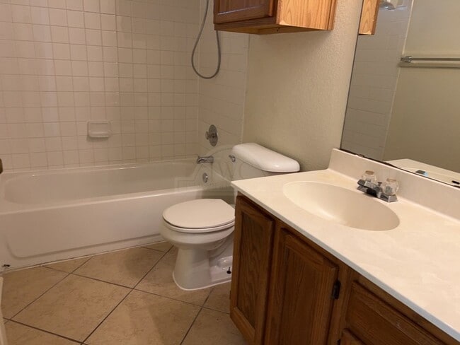 Building Photo - 4203 Bluestem Ln