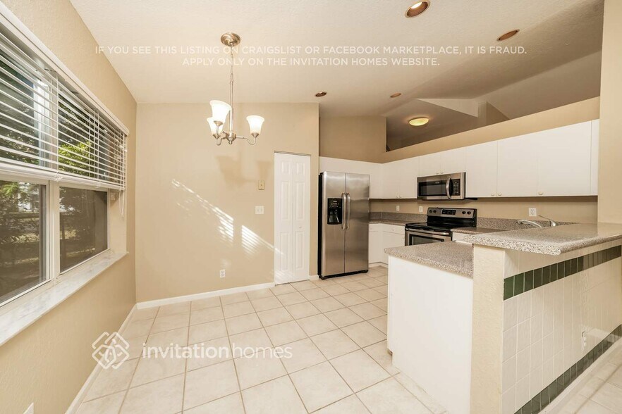 Building Photo - 3900 Majestic Palm Way