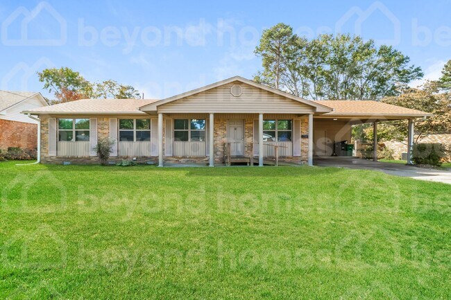 Primary Photo - Beautiful lake views with this renovated 4...