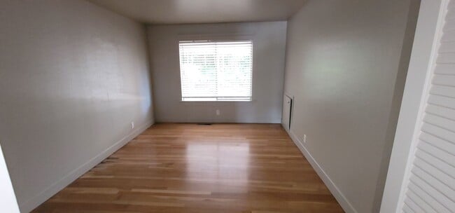 Building Photo - 133 Forest Hill Dr