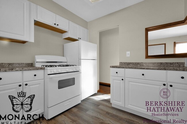 Building Photo - 3 Bedroom Remodeled Home