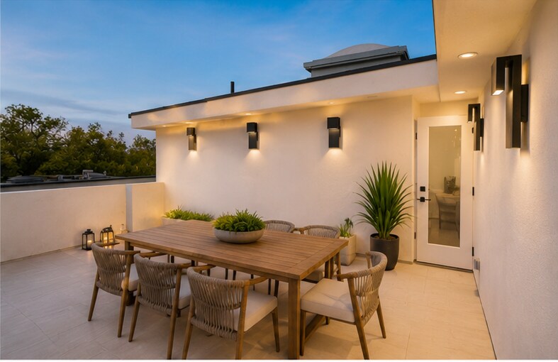 Building Photo - 5026 Cahuenga Blvd