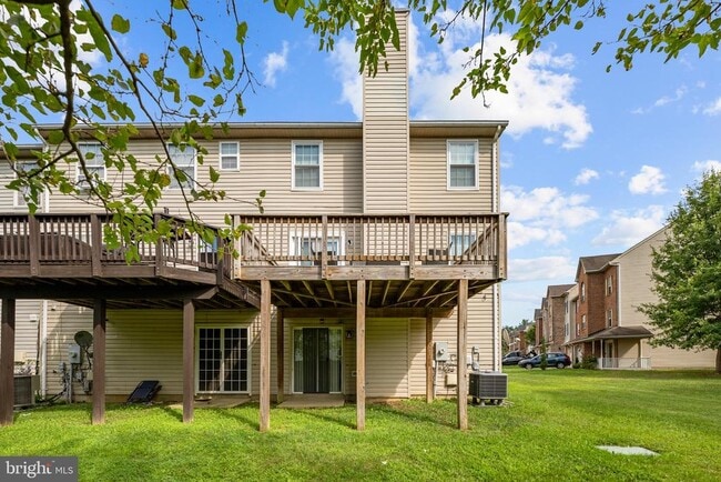 Building Photo - 8819 Hardesty Dr