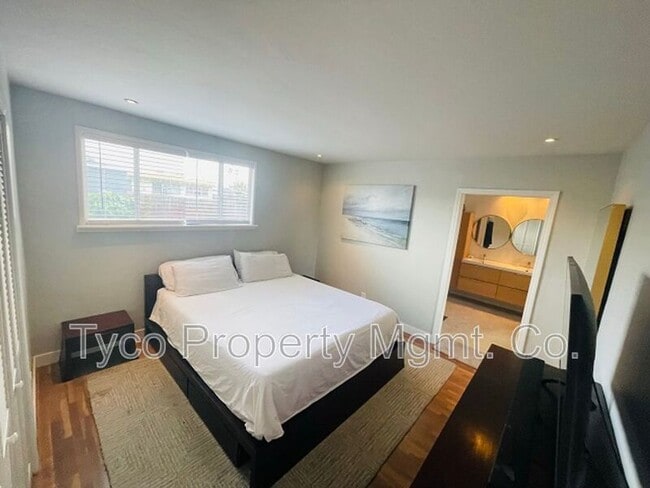 Building Photo - 392 Bonito Ave