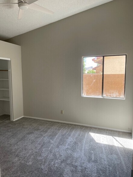 Building Photo - 2773 E Rock Wren Rd