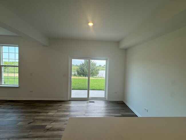 Building Photo - 7714 Nightshade Ln