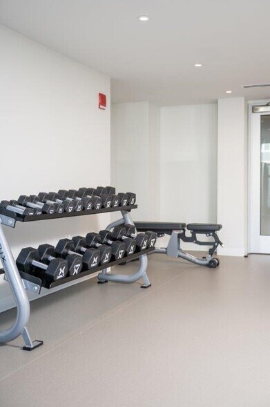 Building Photo - 1424 Columbia Rd