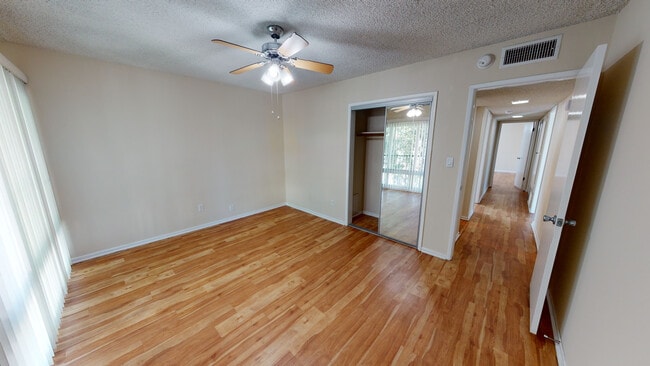 Building Photo - 621 S Osage Ave