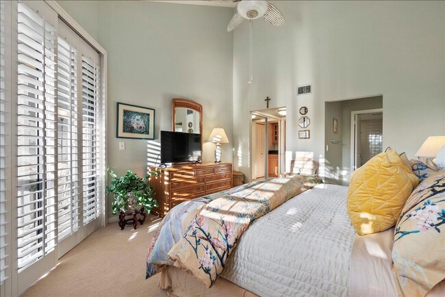 Building Photo - 143 Bay Colony Dr N