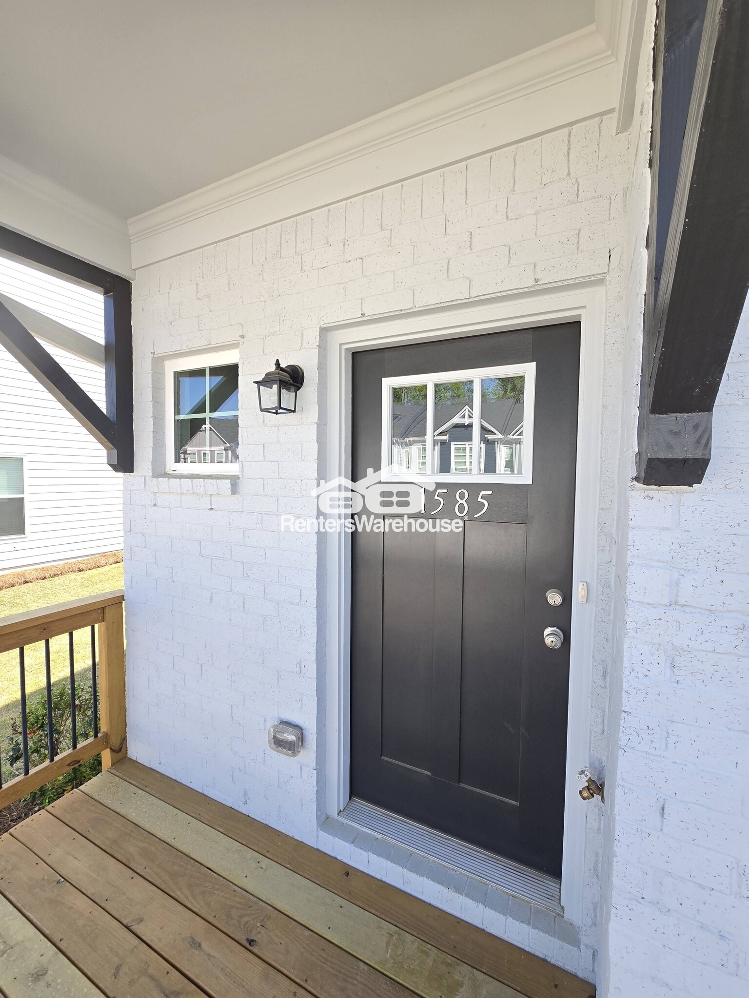 Building Photo - 1585 Salem Dr