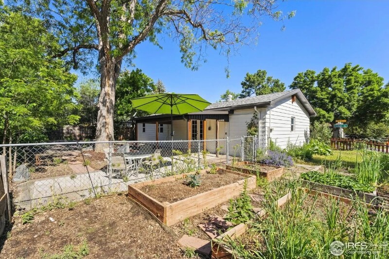 Building Photo - 1601 Collins Ct